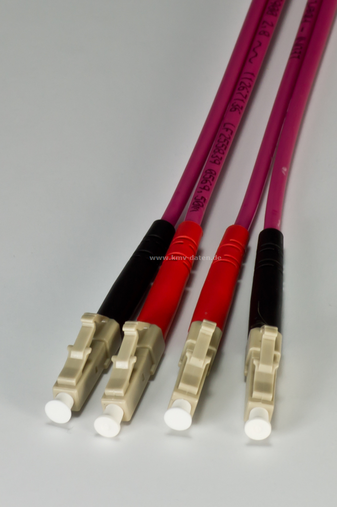 LWL Duplex Jumper-Multimode Länge: 3,0m
LC < > LC Faser I-VH 2G50/125µ OM4
Kabelfarbe:violett Inkl. Prüfprotokoll