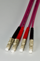 LWL Duplex Jumper-Multimode Länge: 6m
LC < > LC Faser I-VH 2G50/125µ OM4
Kabelfarbe:violett Inkl. Prüfprotokoll