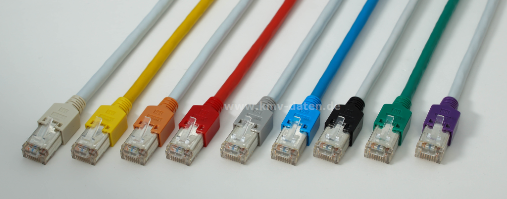 Patchkabel Cat 5e 1 Gbit Länge: 1,5m.
2 x RJ 45 HRS TM 11 Stecker Tülle Lila
Kerpen D1-20 SF/U flex PVC / grau
EAN Nr.: 4551095302173